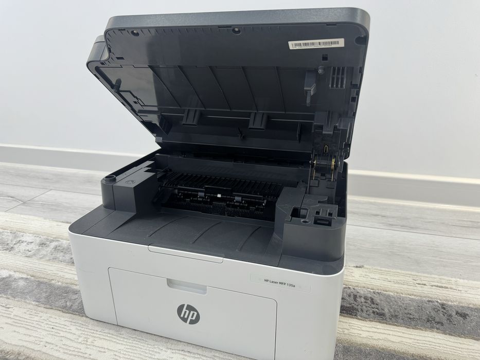 Продам почтый новый Принтер HP