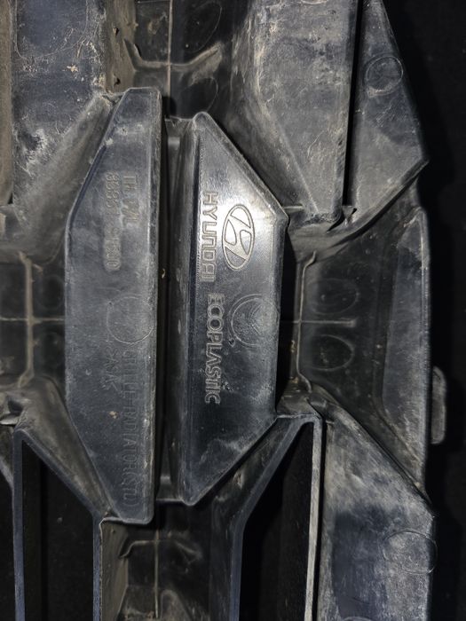 Решетка радиатора santafe 4 2023