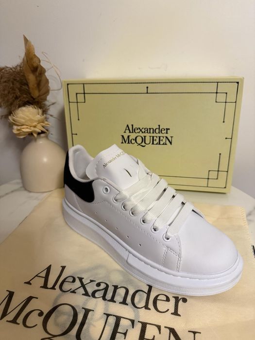 Adidasi Alexander McQueen Classic
