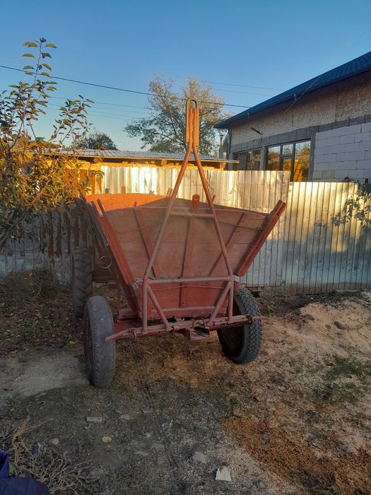Vind căruță după tractor căruță este complecta