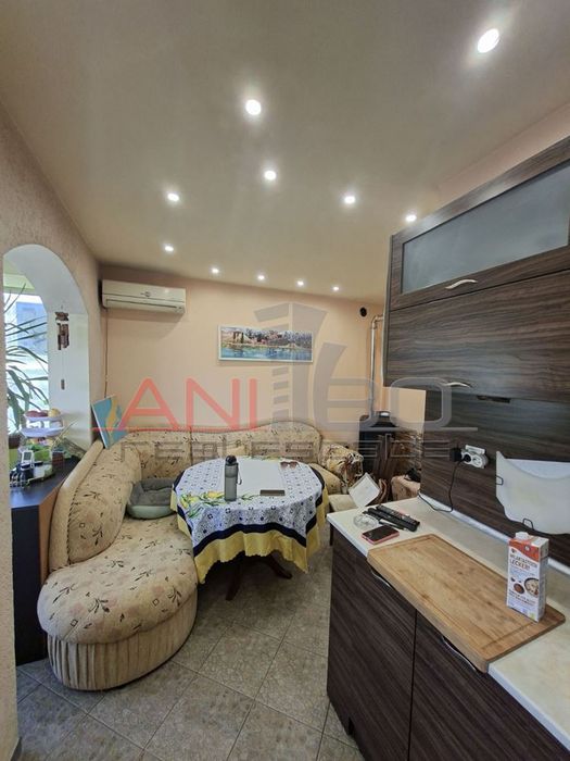 Продава се Тристаен апартамент в Варна, Възраждане 2 - 92 кв.м за 1081 €/кв.м - Снимка #8