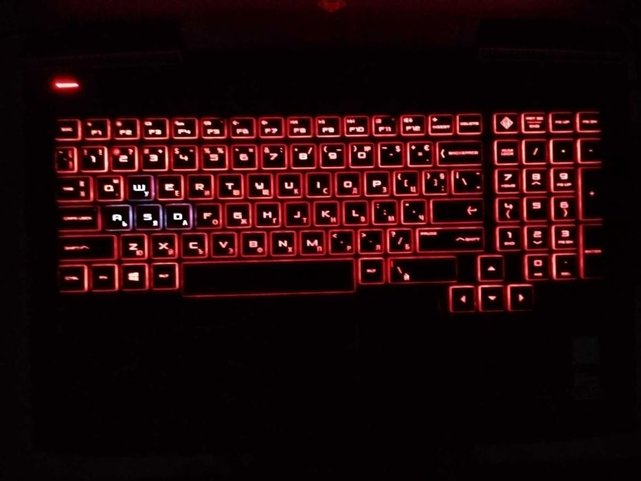 HP OMEN i7-7700HQ/Nvidia GTX 1050 Ti 4GB/16GB RAM/SSD 256GB+1TB HDD