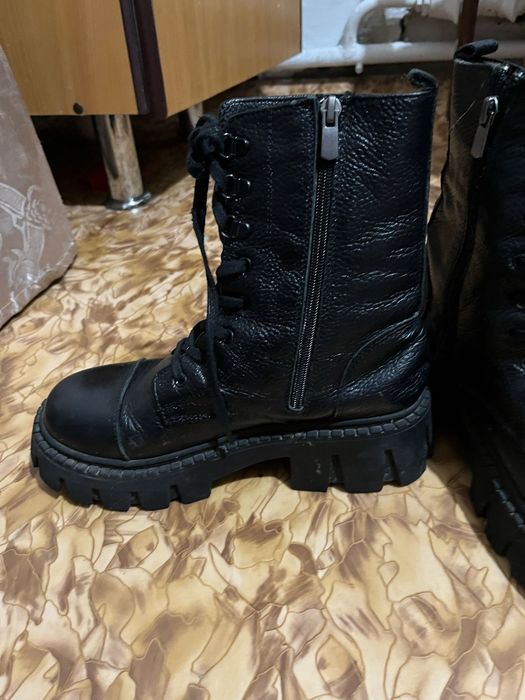 Продам демисезонные ботинки