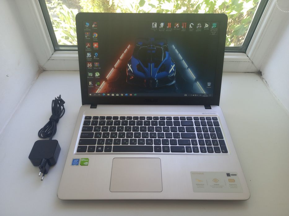 Asus/Silver N5000/4-Ядер/4GB DDR4/500GB HDD/GeForce MX110 2GB DDR5/.