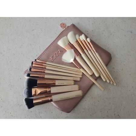 нов сет четки за грим Зоева 15бр с чантичка Розово Zoeva brush set