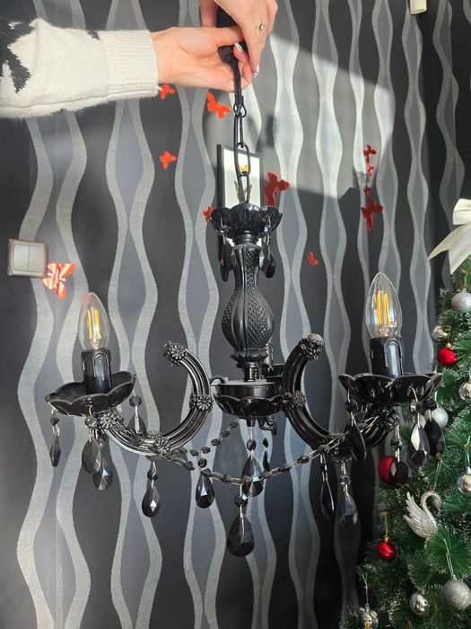 Черен полилей с висулки