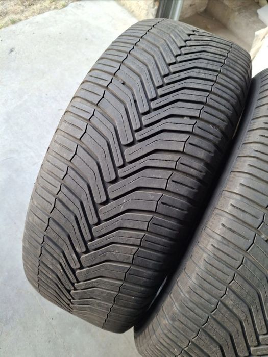 2 Anvelopele m+s 215 55 r17 Michelin