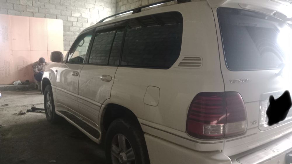 Продам лексус LX470