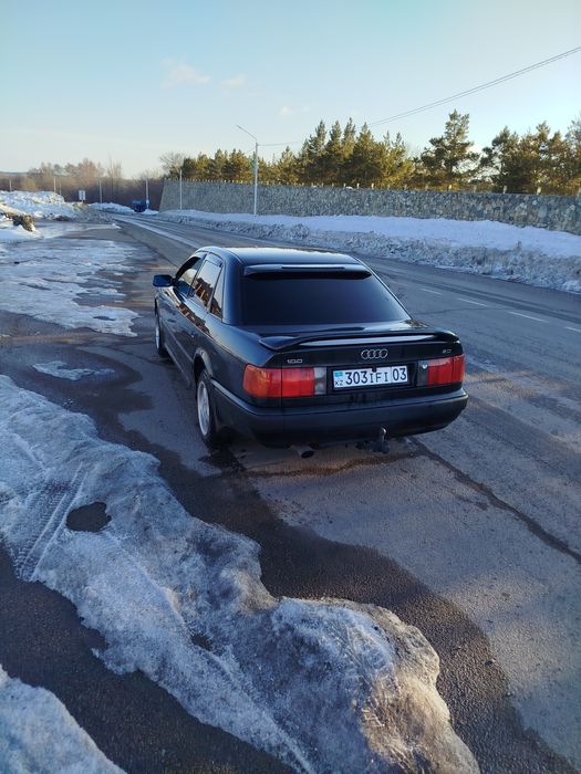 Ауди 100  в идеальном состоянии