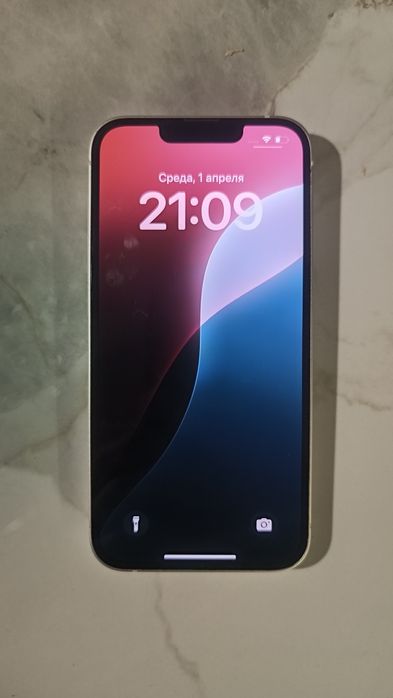 Айфон 13 256gb. Батарея 80%.