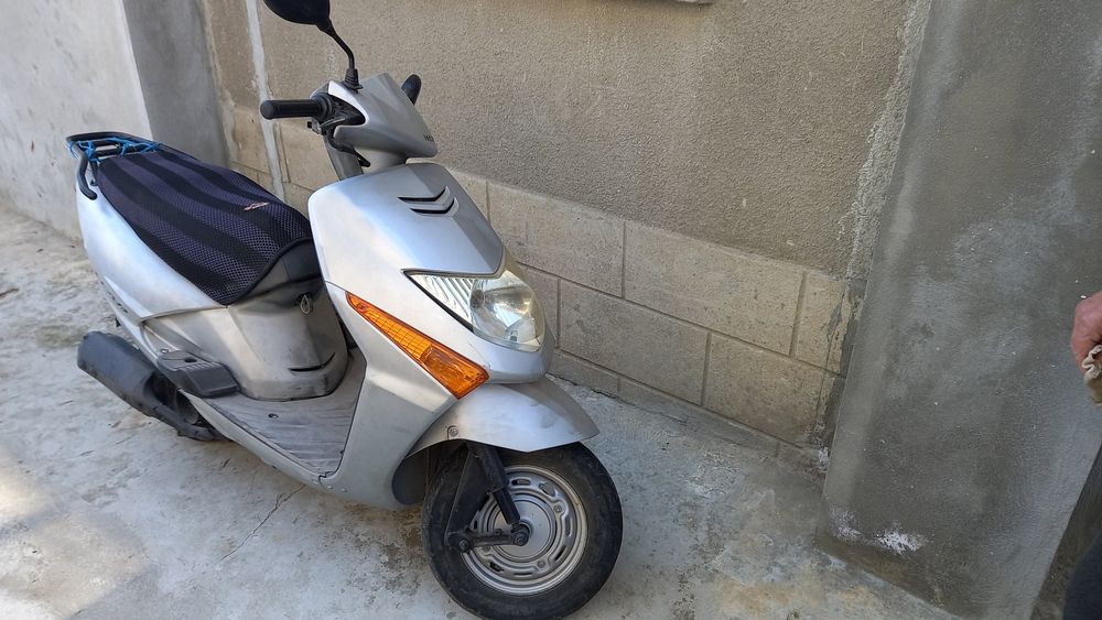 Honda scv 100 LEAD