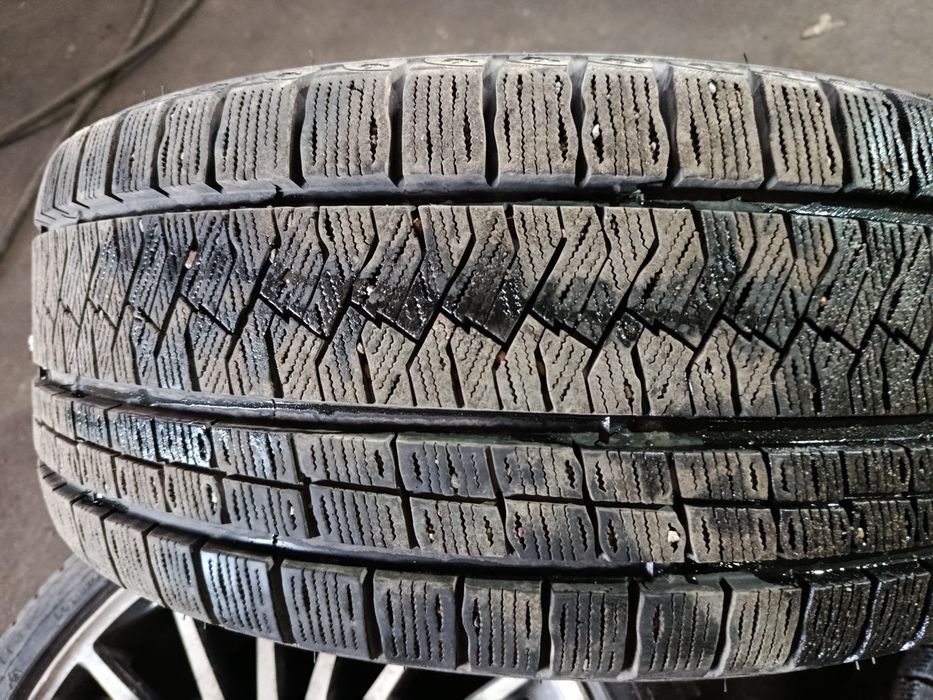 Продам комплект диск с зимние резиной