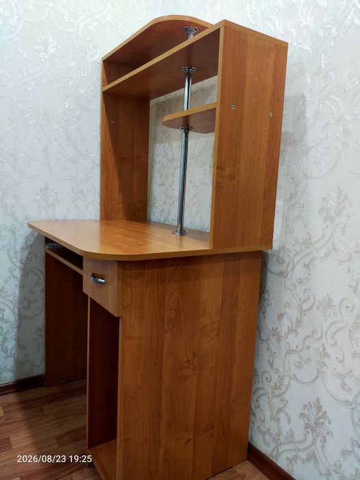 Стол компьютерный