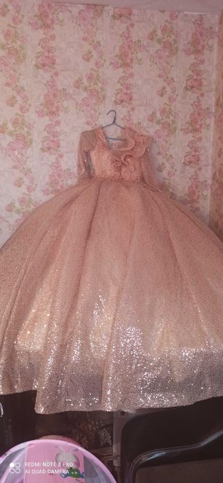 Рокля 300 лв за повече инфо на лс