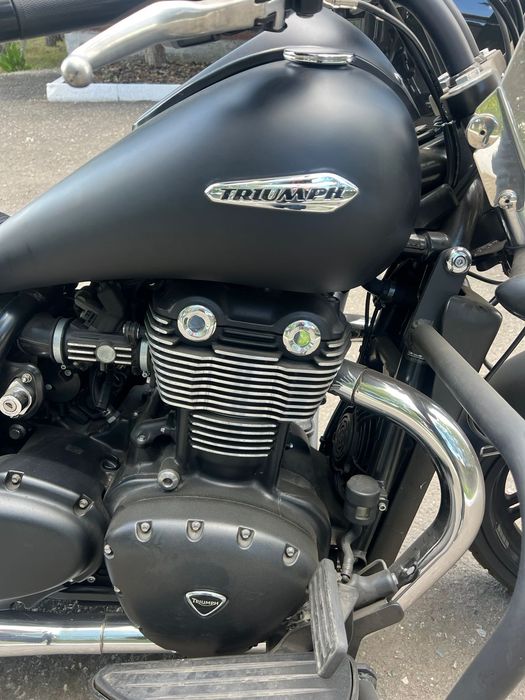 Продам мотоцикл Triumph Thunderbird Storm