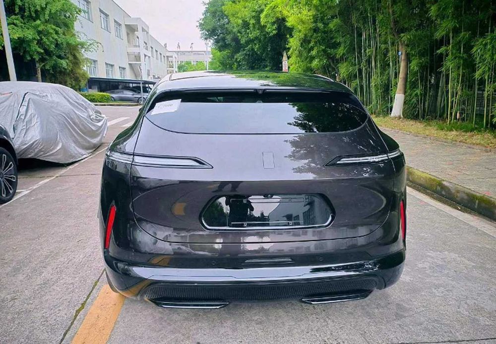 AVATR 07 EV AWD Max pod zakaz