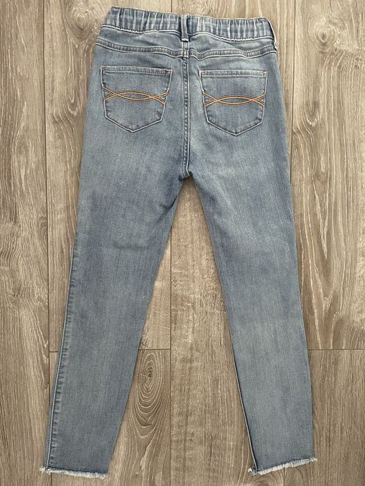 Pantaloni de jeans Abercrobie rupți pt.10-12 ani