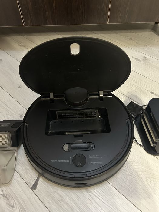 Продам робот пылесос Xiomi