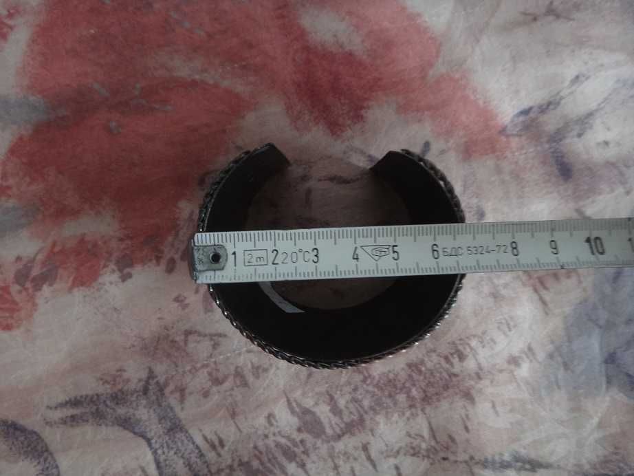 Твърда гривна...