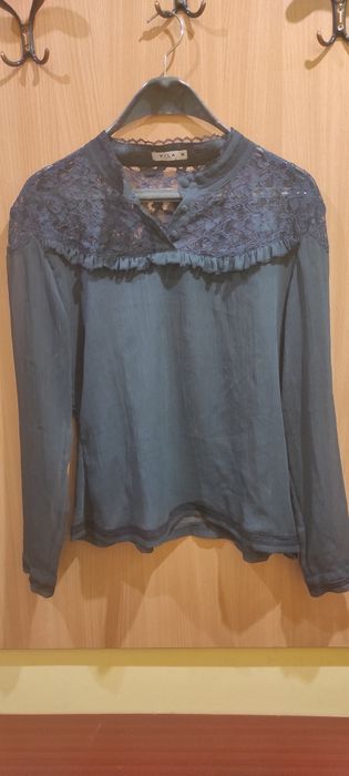 Блузка в сив цвят