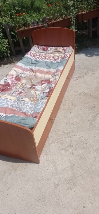 Продам детскую кроватку