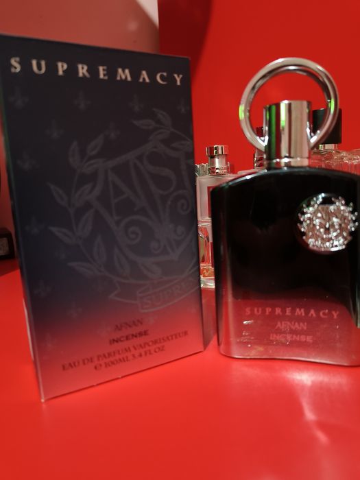 Vând apa de parfum Afnan Supremacy Incense