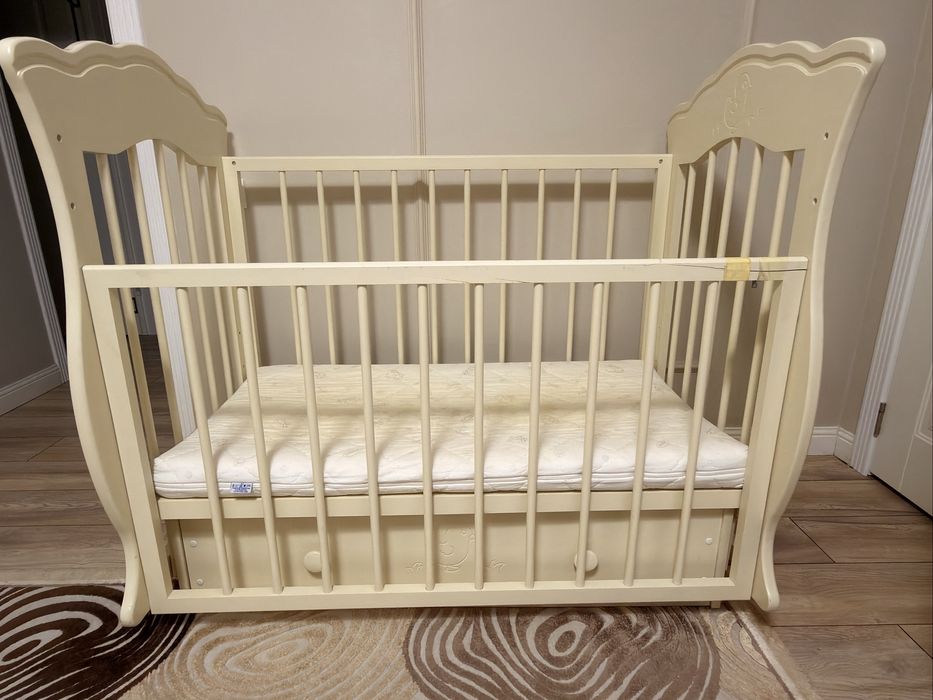 Детская кроватка манеж