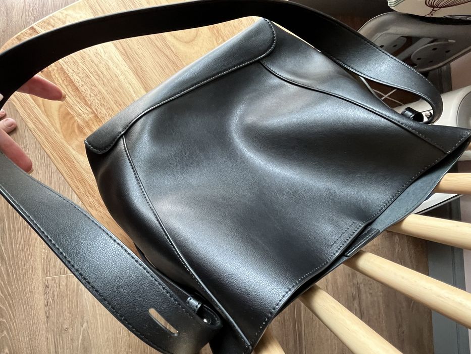 кожаная черная сумка