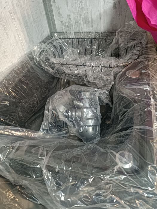 60 sm qora mat rakovina sotiladi (yangi, komplekt)