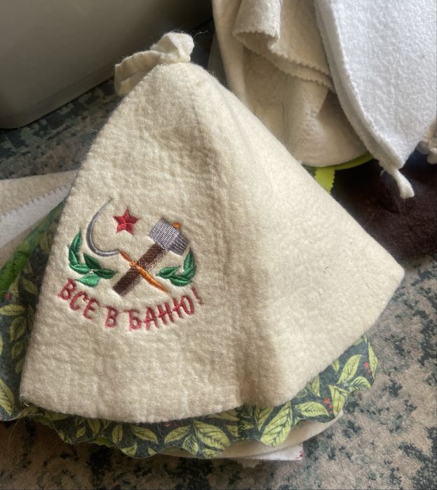 Банные шапки разные