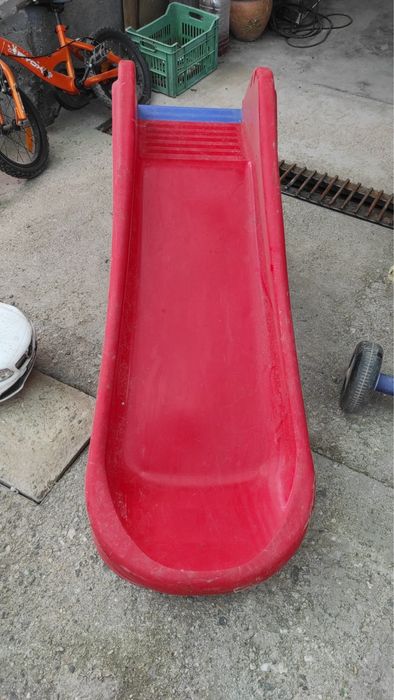 Детска пързалка