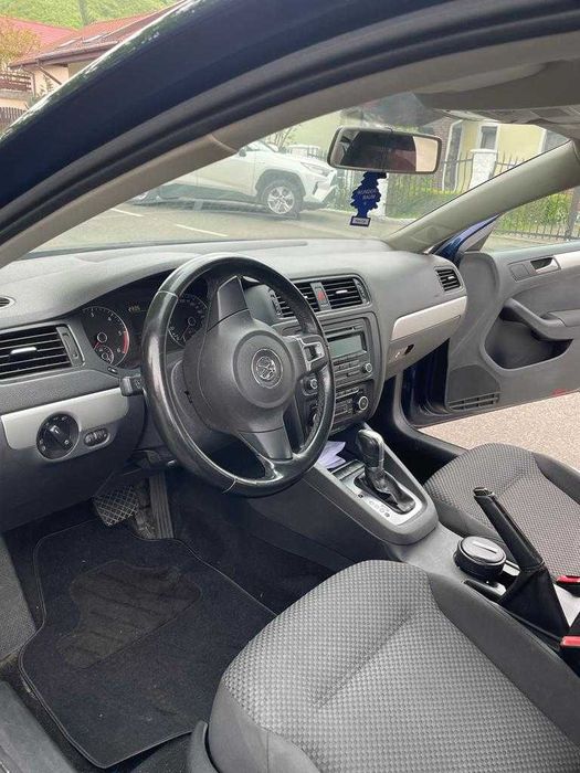 Vand Volkswagen Jetta 2011 1.6 TDI primul proprietar
