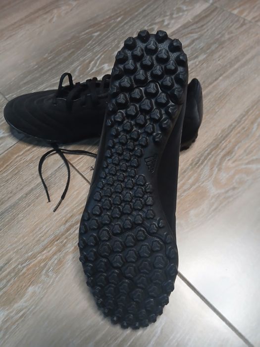 Ботонки адидас нови