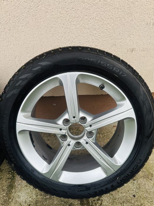 Jante orginale Mercedes cu anvelope de iarna 205/55R17 Nokian