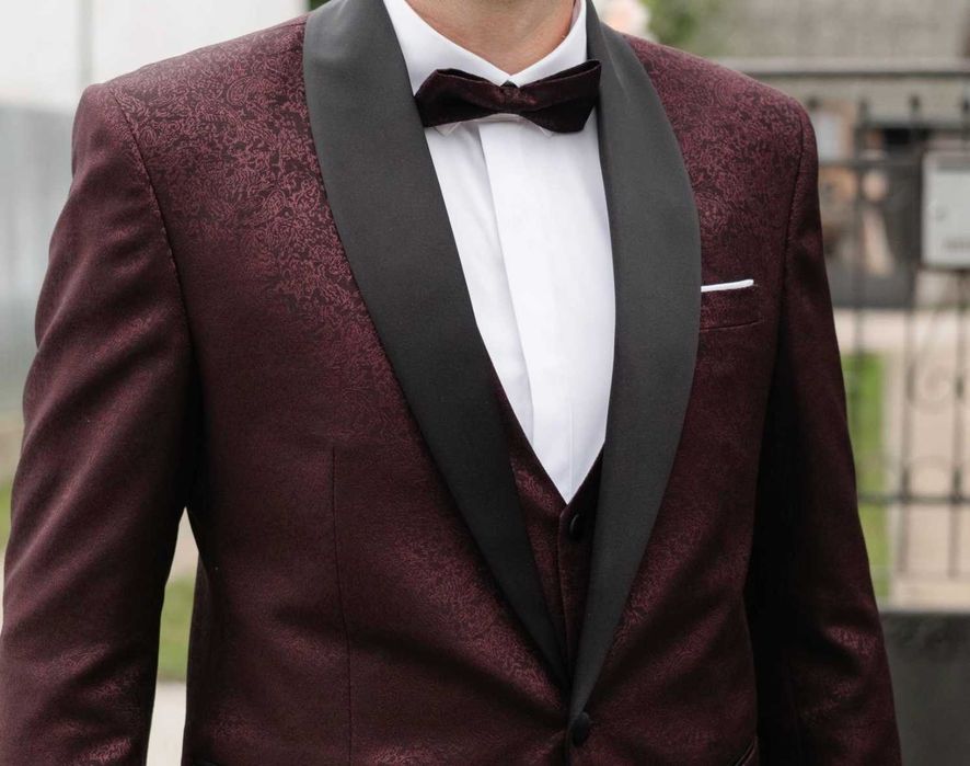 Costum de mire elegant, realizat la comandă, purtat o singură dată