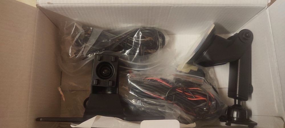 Navigatie auto și cameră Dashcam