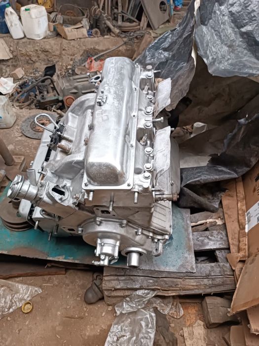 Двигатель ЗИЛ после кап ремонта