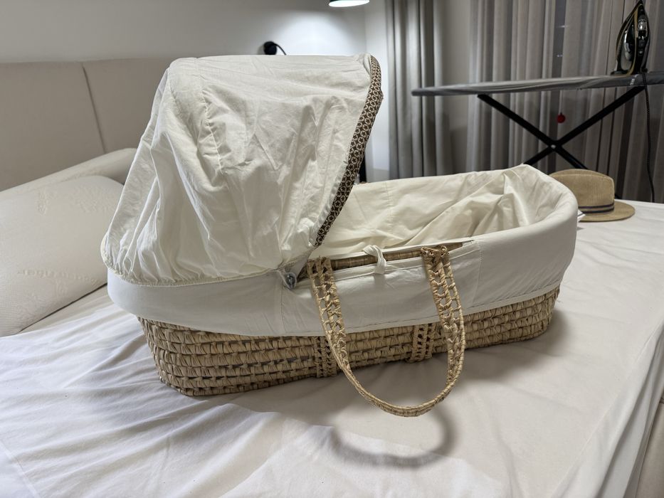Плетена кошница за бебе
