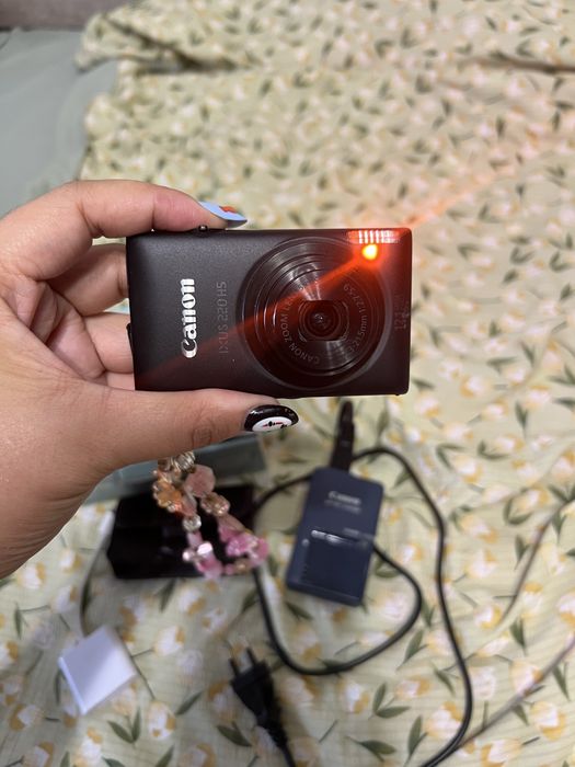 Canon ixus 220 HS