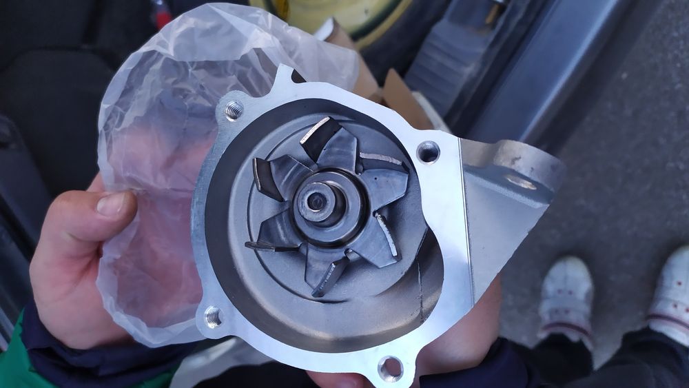 Водна помпа- дизел, за Мазда 6