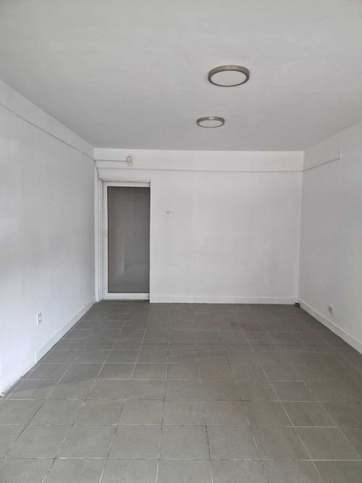 Spatiu Comercial De Inchiriat