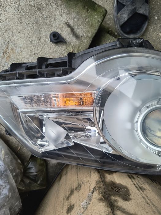 Десният фар за туаран и ляво огледало за туаран комплект фарове за шко