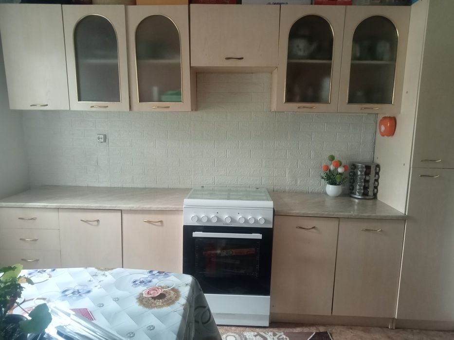 Продам срочно кухонный гарнитур