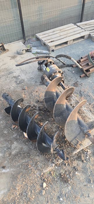 Miniexcavator/excavator Caterpillar