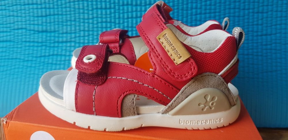 Нови сандалки Biomechanics