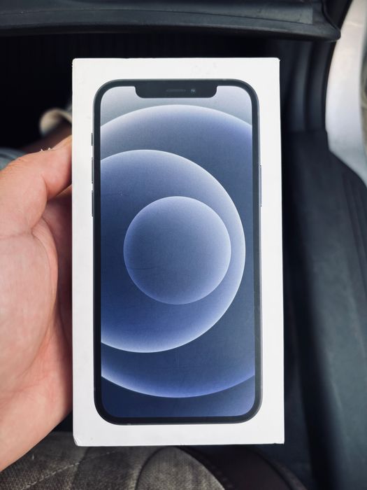 Продам Iphone 12