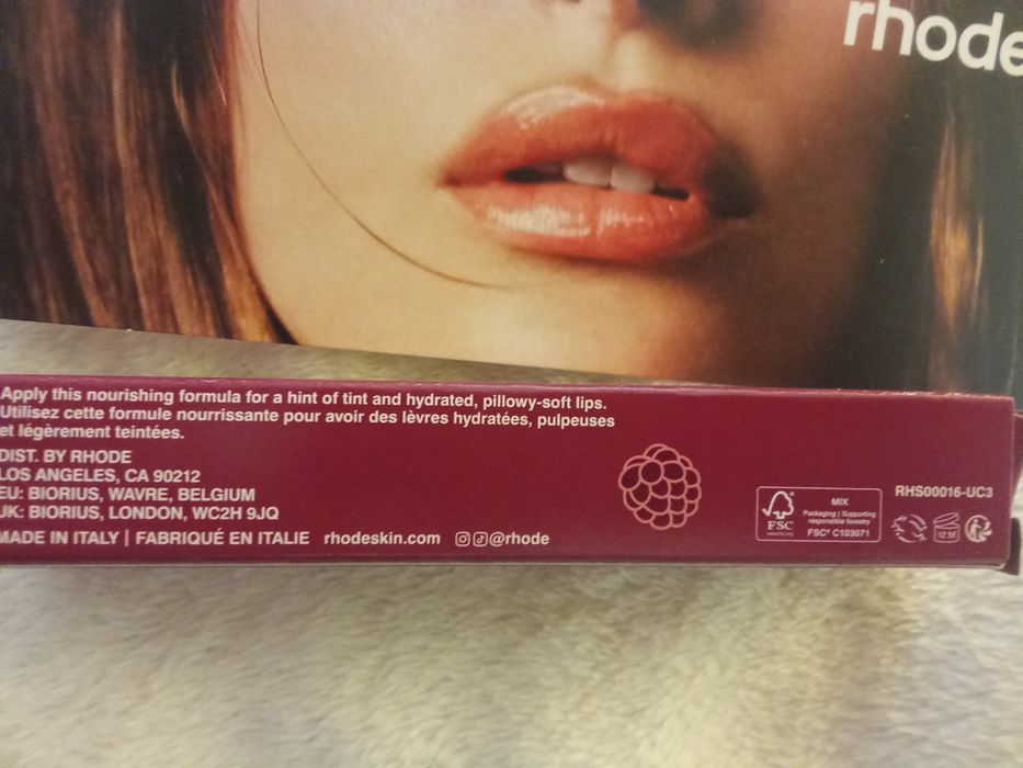 Гланц за устни Rhode ;