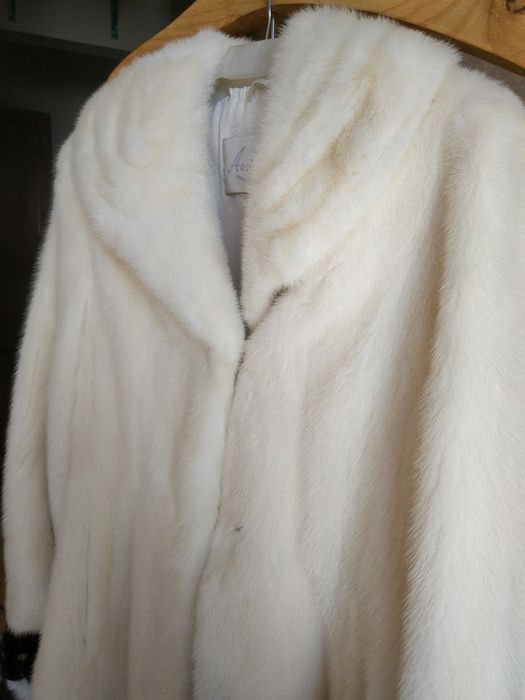 Шубка-свингер белая