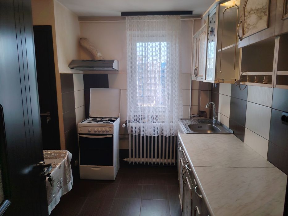 Închiriez apartament 2 camere cartier Brazda!