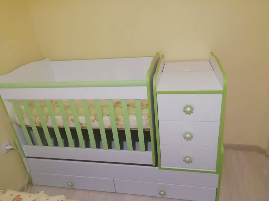 Кошара за бебе в зелено